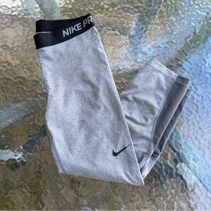 Gray Nike Pro Dri-Fit Cropped Capri Length Leggings H19